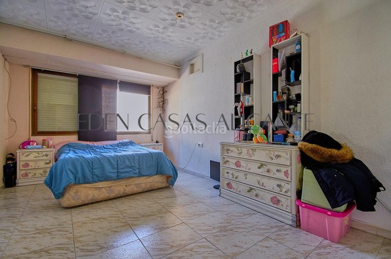 Foto 0e039b29-9c25-4ab4-9a2e-81f3d6b07133. Casa adossada a Campello Pueblo Campello (el)