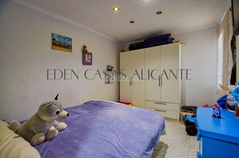 Foto 1ad5cc9b-b22d-4d8c-8633-89b12d569b11. Casa adossada a Campello Pueblo Campello (el)