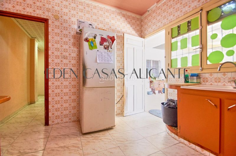 Foto 5170873d-64b9-4208-9f93-f5c511c215a5. Casa adossada a Campello Pueblo Campello (el)
