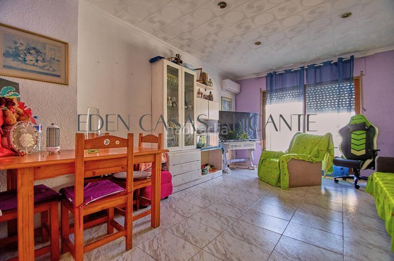 Foto 565127f8-ae0f-41c9-b34f-ae79f8cfe33f. Casa adossada a Campello Pueblo Campello (el)