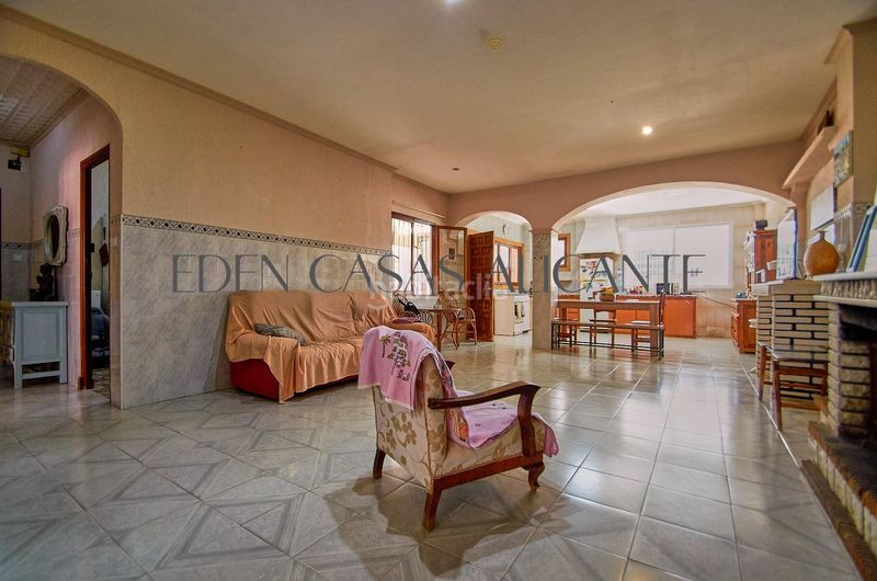 Foto ba6926b8-4765-42c8-8177-f9bfad01fb28. Casa adossada a Campello Pueblo Campello (el)