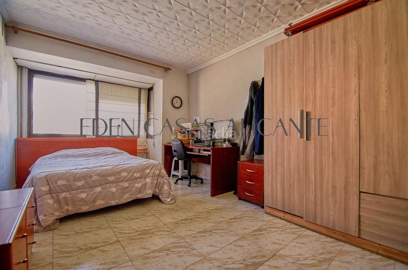 Foto d4d7f49c-2606-4286-a4aa-95aa0b4e8986. Casa adossada a Campello Pueblo Campello (el)