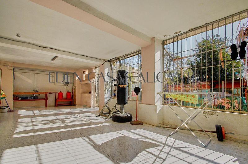 Foto db47bfa0-d9d2-43e5-9e08-d1f9a984c0ec. Casa adossada a Campello Pueblo Campello (el)
