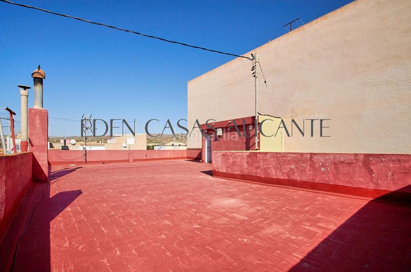 Foto feb3c4cc-744d-43e0-b098-bd3021383752. Casa adossada a Campello Pueblo Campello (el)