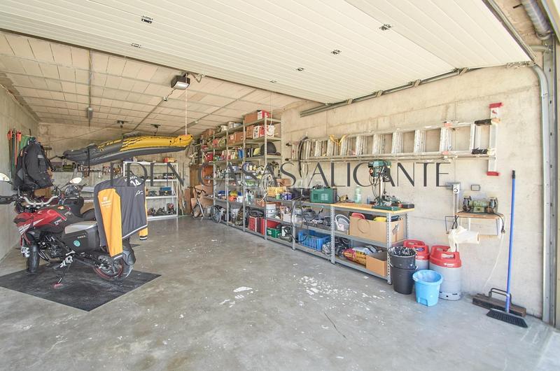 Foto 035a017b-1cbc-4f92-bde1-9ec6cdfbaa78. Xalet amb calefacció aparcament piscina a Montnegre Alicante