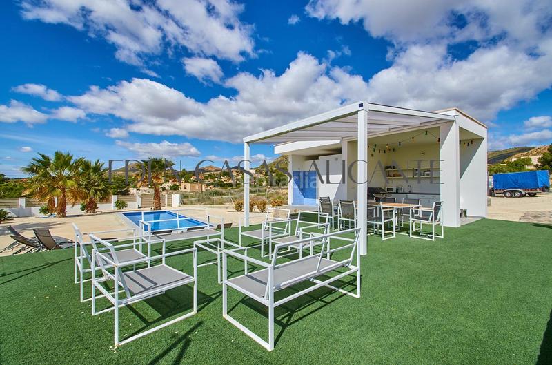 Foto 3e035895-6ea0-456e-aa20-c3d2904b13b9. Xalet amb calefacció aparcament piscina a Montnegre Alicante