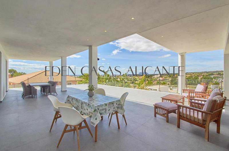 Foto 852cd95c-efcb-420d-a065-3deb5931a3de. Xalet amb calefacció aparcament piscina a Montnegre Alicante