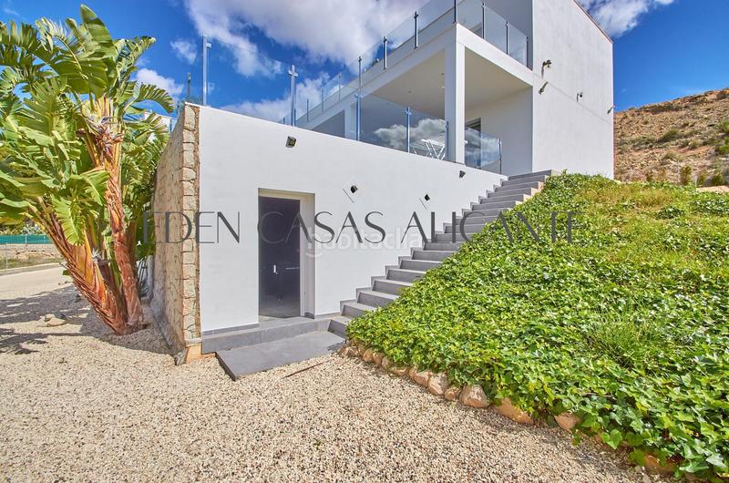 Foto adb42e98-f7e6-45ff-bfb2-9385bf0c0883. Xalet amb calefacció aparcament piscina a Montnegre Alicante