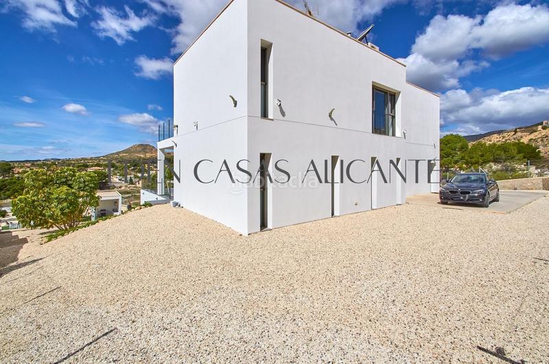 Foto bb707341-7bee-4e5f-89d8-6942f1c0fddd. Xalet amb calefacció aparcament piscina a Montnegre Alicante