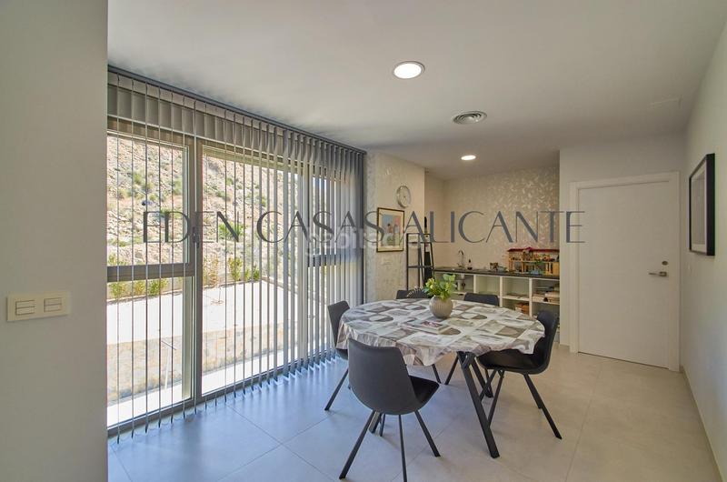 Foto bb7cfb8e-6223-41cd-84ba-a0c76413e6f6. Xalet amb calefacció aparcament piscina a Montnegre Alicante