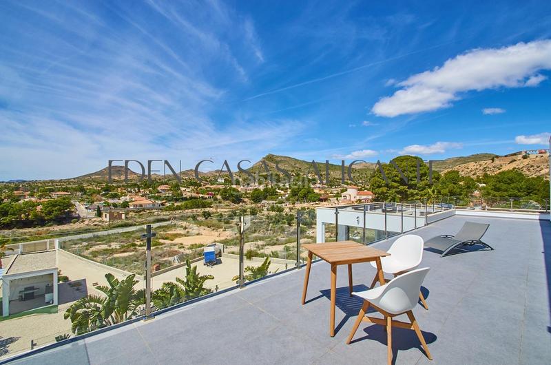 Foto cfaf0c13-1fd9-4621-9090-f89be3f9ee0b. Xalet amb calefacció aparcament piscina a Montnegre Alicante