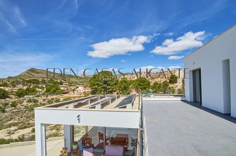 Foto d42ac15c-18b4-4dbd-89b8-a02dc39b6205. Xalet amb calefacció aparcament piscina a Montnegre Alicante