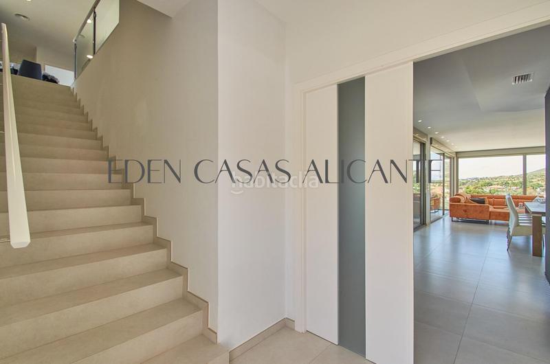 Foto d745e224-c30b-4e80-9146-bebab95cb748. Xalet amb calefacció aparcament piscina a Montnegre Alicante