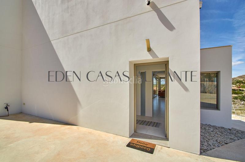 Foto e7659fc4-a300-4515-b9b4-875e006ebd82. Xalet amb calefacció aparcament piscina a Montnegre Alicante
