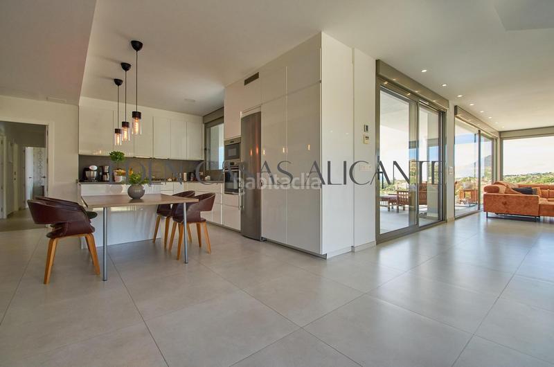 Foto f429de2f-d4b2-480c-8f4b-84239f5baaad. Xalet amb calefacció aparcament piscina a Montnegre Alicante