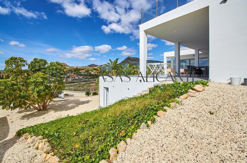 Foto f9cf70af-c62a-4dd7-b214-c74bb758ae31. Xalet amb calefacció aparcament piscina a Montnegre Alicante