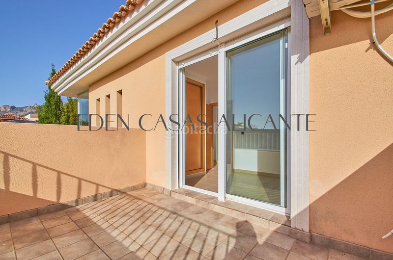 Foto 054b81d7-9691-42c1-807e-b1ff5a6d7933. Xalet amb piscina a Busot