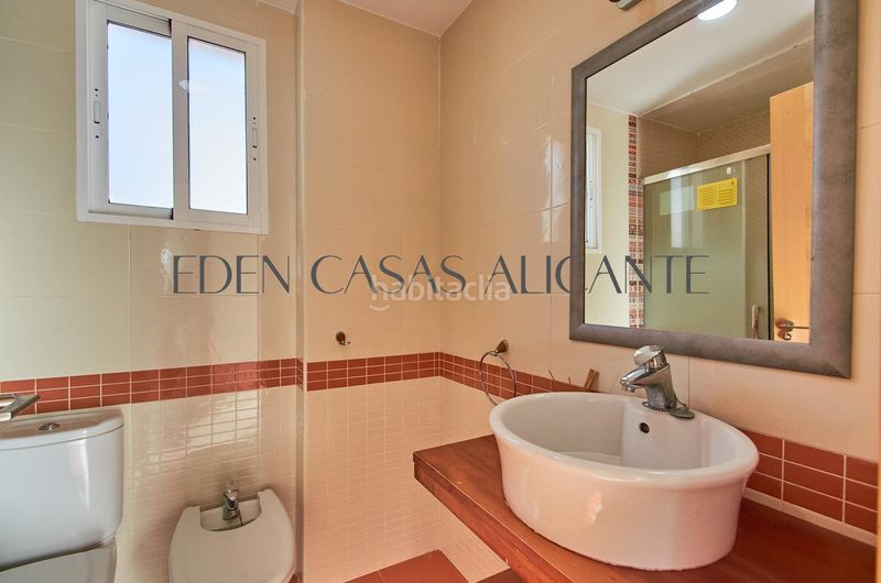 Foto 3564382c-4cc5-46ed-92b8-48fae6c9f1af. Xalet amb piscina a Busot