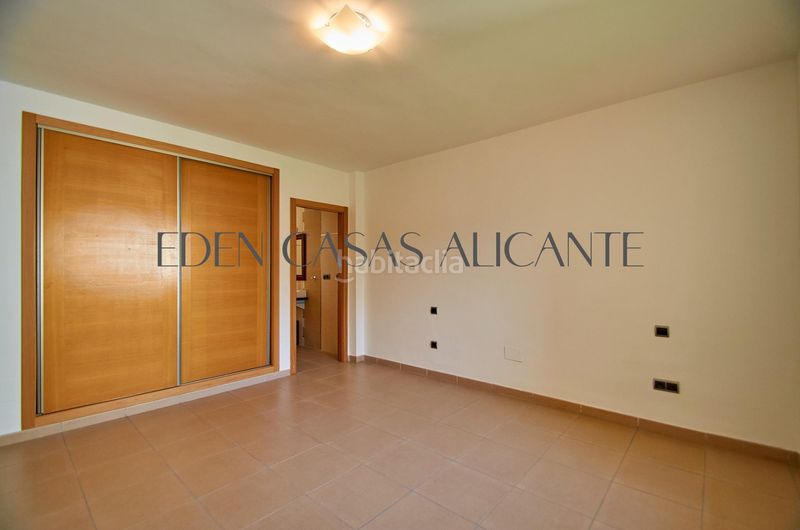 Foto a7fd6532-c348-4440-a57d-7b3e634d234c. Xalet amb piscina a Busot