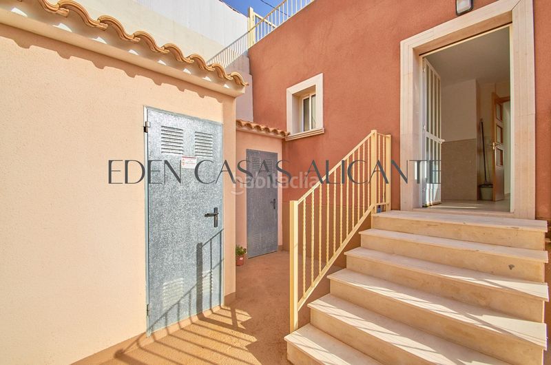 Foto c616ad6a-8189-40e5-95d0-9aae5c1acbbc. Xalet amb piscina a Busot