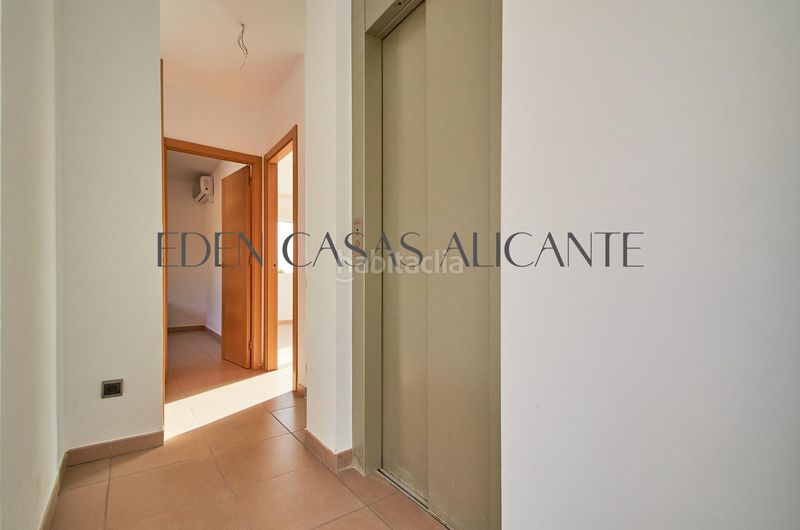 Foto cf5fc33d-8784-43aa-8cf3-0cc6ca97e4f7. Xalet amb piscina a Busot