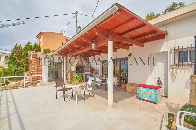 Foto 286ea1ba-1304-4ec9-b123-16bc224404d2. Casa amb calefacció aparcament piscina a Pueblo Español-Coveta Fumá Campello (el)