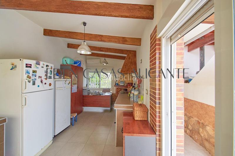 Foto 7762d379-f228-42c2-a292-3cd74d1d1688. Casa amb calefacció aparcament piscina a Pueblo Español-Coveta Fumá Campello (el)