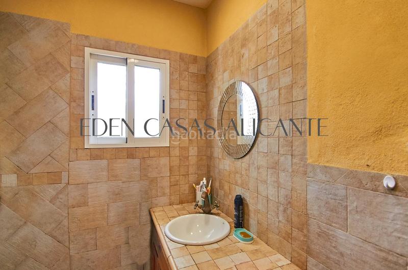 Foto 7c3aa550-341a-4093-bd96-f23d8eb7759e. Casa amb calefacció aparcament piscina a Pueblo Español-Coveta Fumá Campello (el)