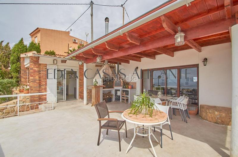 Foto a158eec6-8a18-40ef-a6db-46930a2800ce. Casa amb calefacció aparcament piscina a Pueblo Español-Coveta Fumá Campello (el)