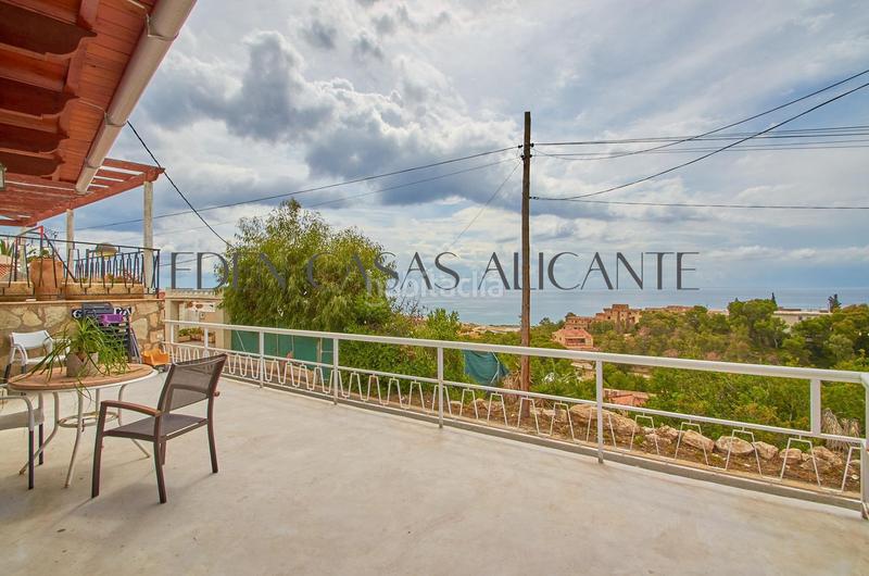 Foto ac67e63c-2b33-4e6e-91f6-84c342240644. Casa amb calefacció aparcament piscina a Pueblo Español-Coveta Fumá Campello (el)