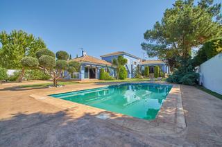 Xalet a Valle del Sol. Gran chalet de lujo en rio park con 7 dormitorios, 4 baños, gara