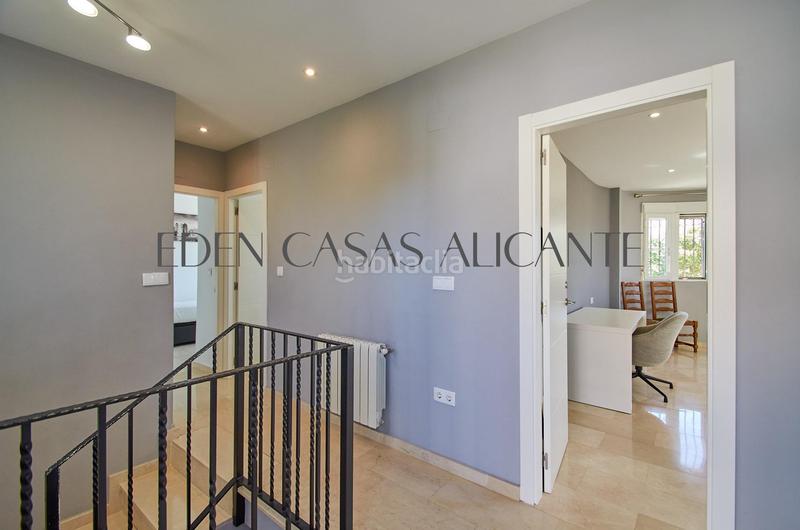 Foto 177ee903-b781-433b-a6cf-76043fe83cbc. Chalet villa independiente de 4 dormitorios con piscina privada en Valle del Sol, alicante en Mutxamel