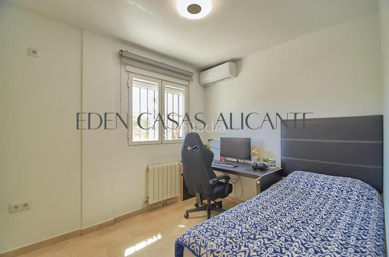 Foto 3033478e-6ae0-499b-a293-d41810702cb6. Chalet villa independiente de 4 dormitorios con piscina privada en Valle del Sol, alicante en Mutxamel