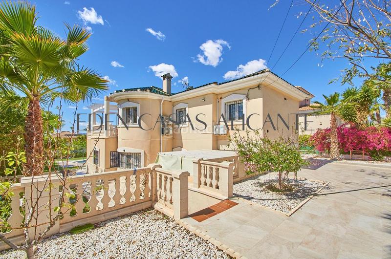Foto 49a82829-4d1d-4f61-8c90-3a264c6d0c6a. Chalet villa independiente de 4 dormitorios con piscina privada en Valle del Sol, alicante en Mutxamel