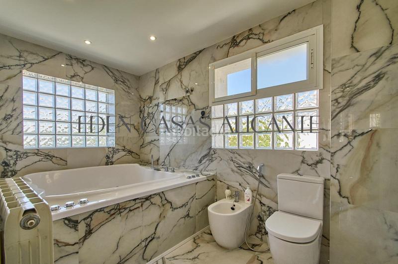 Foto 6af264ce-56f7-4229-89a5-a160aea7c592. Chalet villa independiente de 4 dormitorios con piscina privada en Valle del Sol, alicante en Mutxamel