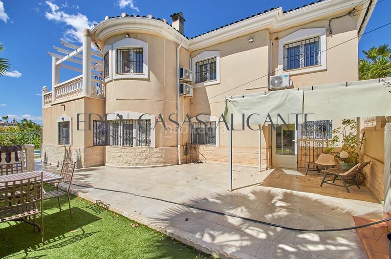 Foto c55134fa-2c3e-4c33-86bd-24d65840bf47. Chalet villa independiente de 4 dormitorios con piscina privada en Valle del Sol, alicante en Mutxamel