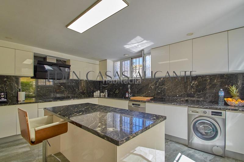 Foto c63e5603-89be-4de8-add8-0c66f265d854. Chalet villa independiente de 4 dormitorios con piscina privada en Valle del Sol, alicante en Mutxamel
