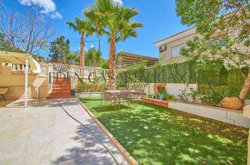 Foto f4139f6f-14f7-442f-a40f-f4b78d4abfd0. Chalet villa independiente de 4 dormitorios con piscina privada en Valle del Sol, alicante en Mutxamel