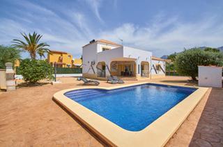 Xalet a Calle aitana - ur pla la lloma 16. Casa unifamiliar de 206m2 en busot con 3 dormitorios 3 baños, te