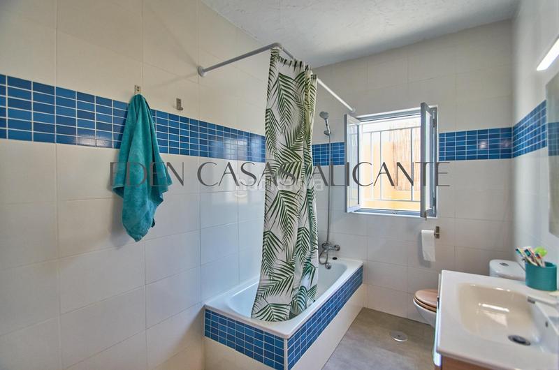 Foto 2752dac3-fcbb-4e5e-b7b0-2d4ddea2881d. Chalet with heating parking in Valle del Sol Mutxamel