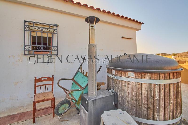 Foto a51ebf5e-9bc9-4cf9-9dc5-bd24f707cb0d. Chalet with heating parking in Valle del Sol Mutxamel