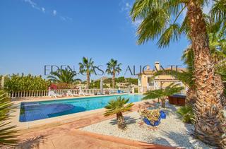 Xalet  Carrer montiboli-boter. Elegante chalet en valle del sol, alicante  oportunidad nica