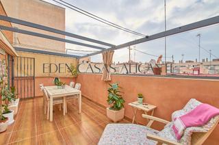 Attique à Calle de san francisco 8. Ático en san vicente de 90 m con 2 dormitorios, 1 baño y gran te