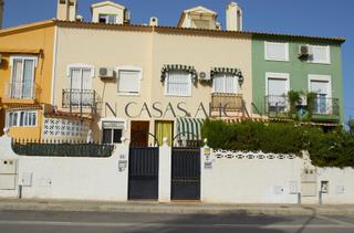 Casa adossada a La Huerta. Amplia casa adosada de 6 dormitorios en venta en lhorta, mutxame