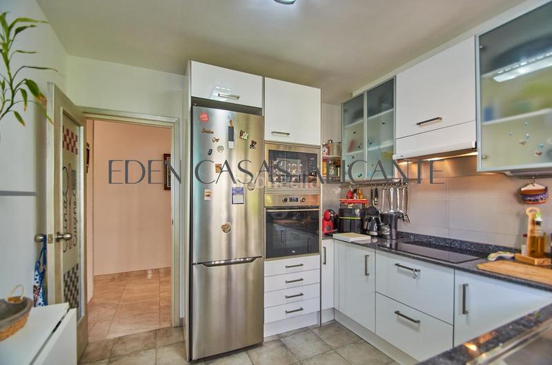 Foto ea4c9842-70c0-40d8-90c7-e6296d6388c9. Appartement avec chauffage parking dans Campello Playa Campello (el)