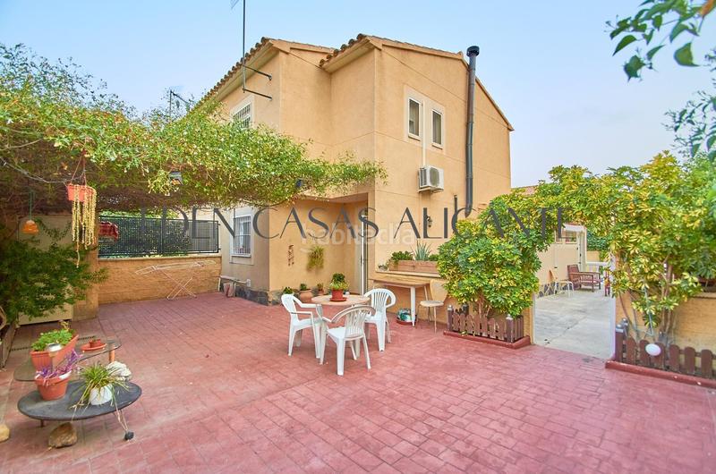 Foto 32e89546-3c82-4cc1-b4ef-3f0f66549358. Casa adosada chalet adosado 3 dormitorios con piscina privada y sotano en aiges en Aigües