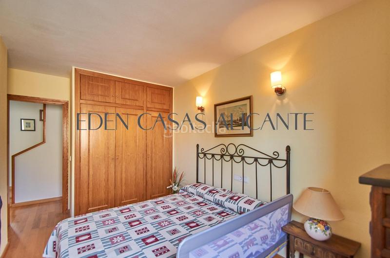 Foto 258aa589-63e8-4631-83f2-56bc365548d6. Casa adosada vivienda adosada con 4 habitaciones y 3 baños en urbanización con piscina y parking en Mutxamel