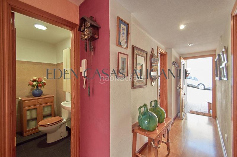 Foto 436a6e17-f9c0-49cd-bd59-d6e2f5074f5f. Casa adosada vivienda adosada con 4 habitaciones y 3 baños en urbanización con piscina y parking en Mutxamel