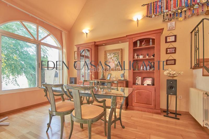 Foto de5b7fad-ac27-4ec7-81b3-832167b885f5. Casa adosada vivienda adosada con 4 habitaciones y 3 baños en urbanización con piscina y parking en Mutxamel