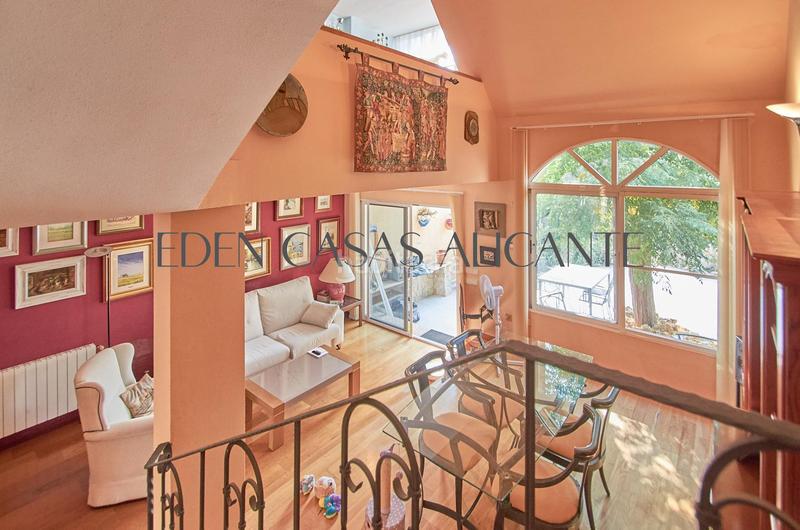 Foto fbb09075-42bf-4438-8d7f-df52311b6a53. Casa adosada vivienda adosada con 4 habitaciones y 3 baños en urbanización con piscina y parking en Mutxamel